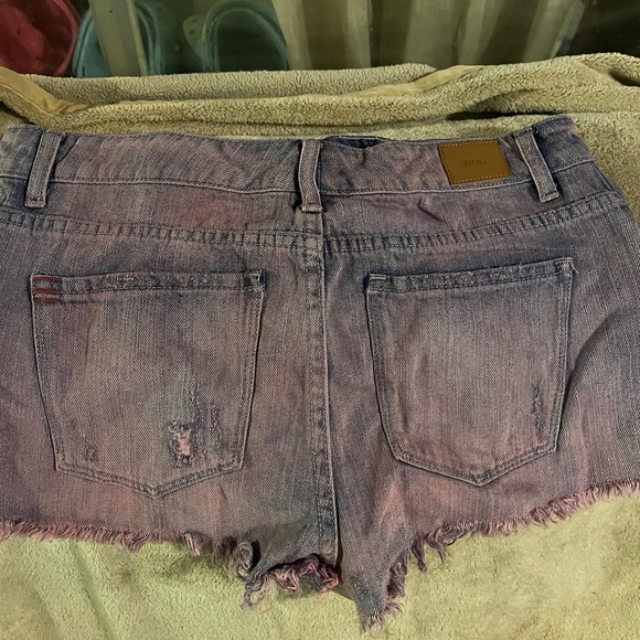 BDG JEAN SHORTS size 29 - Picture 3 of 3